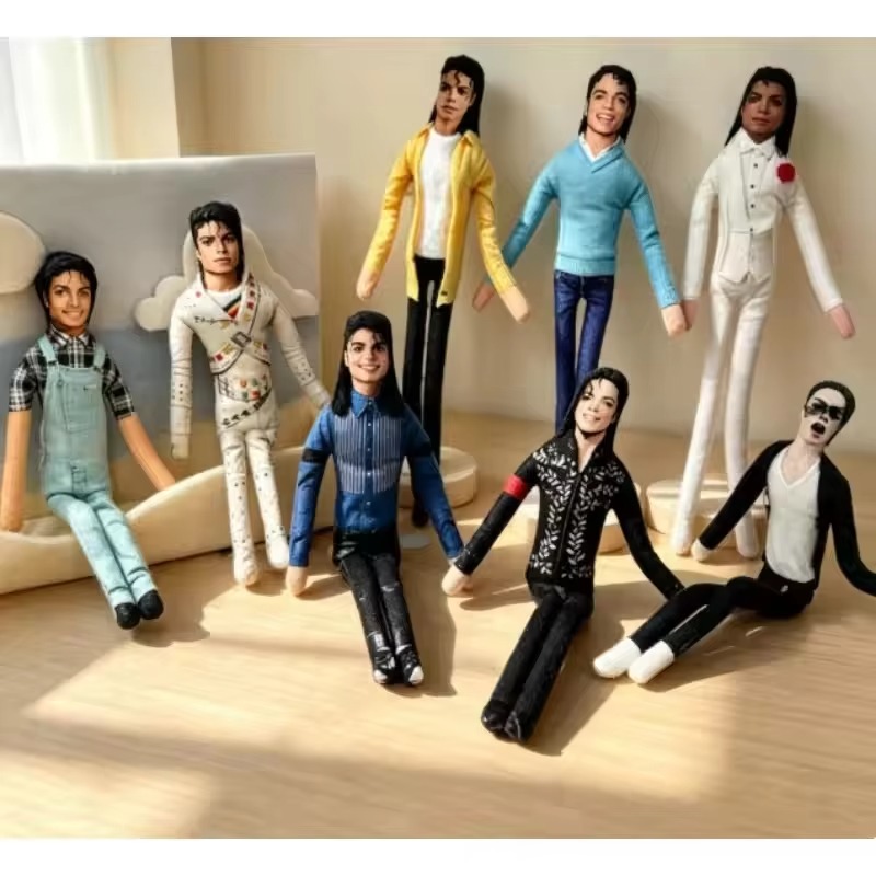 دمية جديدة بتصميم عصري، دمية م - مراجعة Prop For Cosplay وسعره